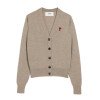 [아미] BFFKC111.KN0025 271 하트자수 브이넥 가디건 베이지 클레어 여성 자켓
